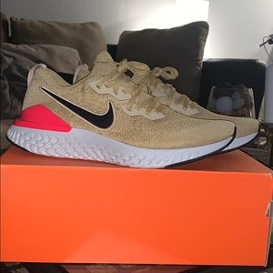 NIKE REACT FLYKNIT - BRAND NEW